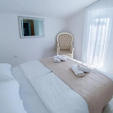 Apartman Elle *
