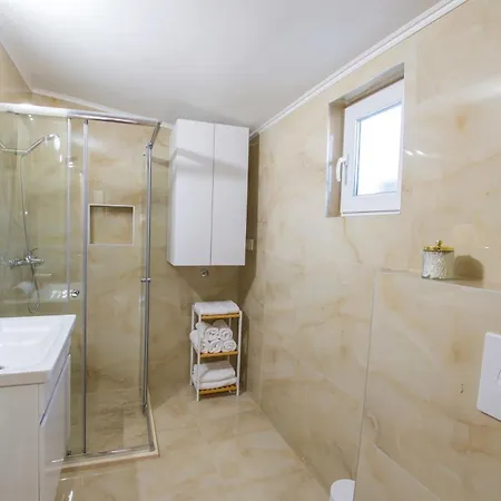 Elle Apartman *